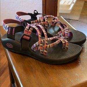 Women’s Chacos Size 8